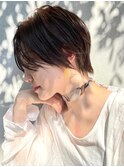 シャープなラインがオシャレなくびれショート