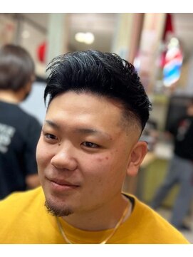 ピシャッとニ代目銀二郎 スキンフェードカット