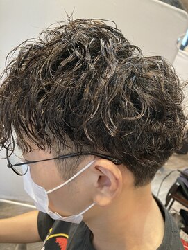 ヘアリゾートガーデンカルム(Hair Resort Garden CALM) 刈り上げツイストパーマ