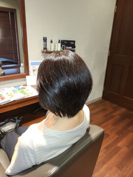 シー 豊川店(She) 動きのある丸いボブ　30代、40代、50代