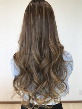 ヘアーステージアヴァロン(HAIR STAGE AVALON)の写真/【 カット＋パーマ¥9490⇒¥7200】一人ひとりの髪質に合わせた施術で、理想のパーマスタイルが叶う♪