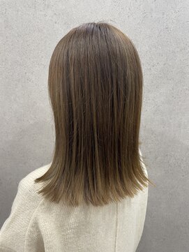 ヌーヴェル(nouvelle) ハニーベージュ×ぱっつんミディアム