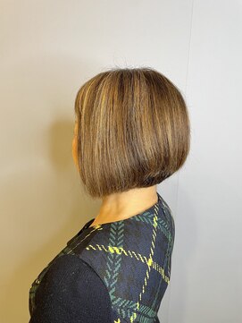 ブロッサム 東久留米店(Blossom) 20代30代透明感暗髪アッシュブルーグレージュ丸みボブ