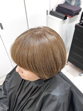 エクラート ミリア 船橋(ECLART milia) 白髪を味方につけるカラー術｜自然なぼかしで若々しい印象に