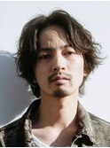 大人の波巻きスパイラルパーマミディアムロングメンズカットヘア