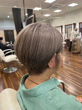 ヘアメイク ポルテ(HAIR MAKE PORTE) ベージュブラウンの丸みショート