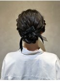 大人可愛いリボンアレンジ×ゆるシニヨン