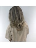 ベージュブロンドで作るバレイヤージュカラー