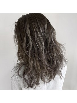 ゴートヘアタカツキ(GOAT hair) 【GOAT hair】アッシュグレー×ハイライトグラデーション