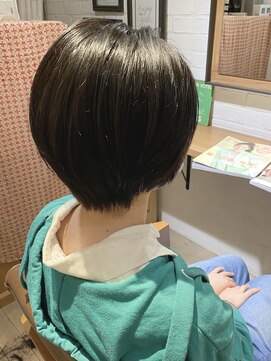 ヴァンクシー バイ ルナ(VANKCY by Luna) ショートボブ 小顔 アッシュ 前髪 耳かけ 向ケ丘遊園 20代 30代