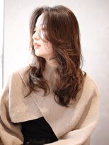 エムスラッシュ たまプラーザ(M.SLASH)&nbsp;ミルクティーカラー/センターパート/くびれカール/たまプラーザ