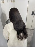 グレージュ×暗めロングヘア