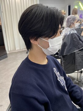 ユーフォリア 渋谷グランデ(Euphoria SHIBUYA GRANDE) センターパート　ニュアンスパーマ　刈り上げなし　MOMO