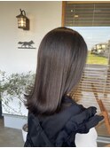 オリーブグレージュ