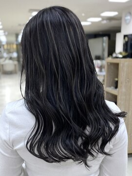 シャルムバイケンジ(Charm.by KENJE) レイヤーカット細めハイライト白髪ぼかし海外レイヤー東京銀座