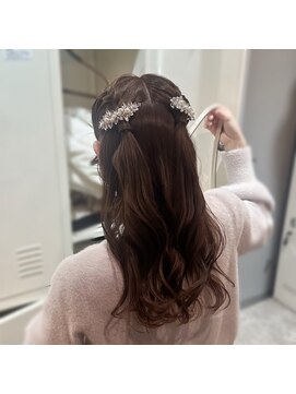 メラク(Merak) フェミニンに仕上げる*お呼ばれアレンジ