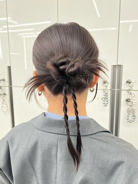 アマトウキョウ アユンチェ(AMA TOKYO×AYUNCHE) 【結婚式・お呼ばれヘア】崩れにくく上品なアレンジ