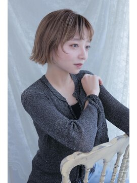 ヘアーアンドカラー プラーチェ(hair&color Plaatje) 柔らかベージュのミニボブ