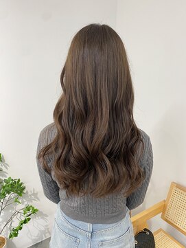 ディッシィ 立川(D'ICI) 透明感たっぷりオリーブグレージュ