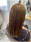 大人女性のための上質ストレートヘア/抜け感ブラウンストレート