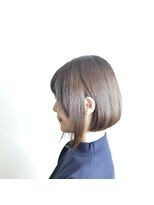 ヌーン ヘアメイク プラス ハッピータイムズ(NOON hair make+happy times) デザインの効いた前下がりボブ