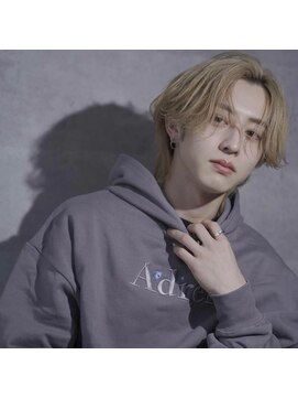 シン(syn) ハイトーンミディアムウルフ センターパート