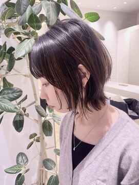 ステア ケース(stair case) 伸ばしかけど肩上ミディアムレイヤーカットくびれヘア前髪カット