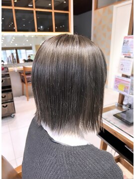 バブ バイネオリーブ(Bab by neolive) 切りっぱなしボブ×ハイライト　シルバーグレージュ