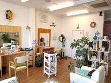 花花りの雰囲気（ゆったりくつろいでいただける店内となっております！）