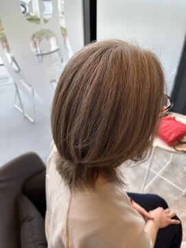 アリュールオーシャン(ALLURE OCEAN) 白髪ぼかし×くびれレイヤーで大人の透明感