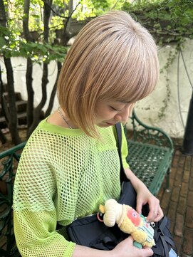 ピークアブー 表参道(PEEK-A-BOO) ミルクティーベージュ　ハイトーン　レイヤーボブ　切りっぱなし