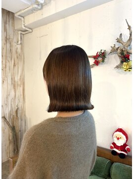 チョコブラウン/ぱつっとボブ