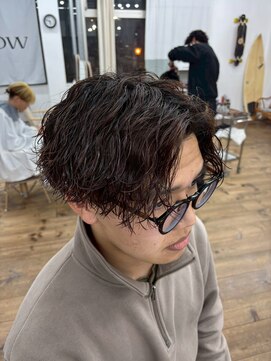 ユイマァルスロウ(YUIMARL SLOW) メンズパーマ20代30代40代ツイストスパイラルパーマ