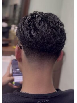 ケーエムシーセントラルルーツ(KMC Central Roots) メンズカット+スキンフェード