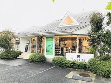 TAKUMI CLOVERの雰囲気（駐車場も完備）