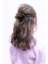 ツイストハーフアップ