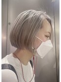 ショートボブ×ホワイトグレー