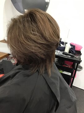 ジャスミン ウルフカット