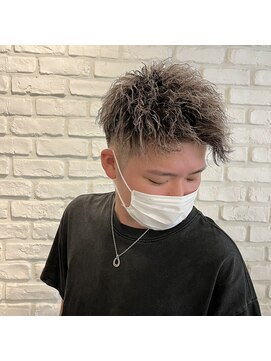 ビーテックバイゼン 山科店(B-TECH by Zen) ツーブロック短髪モテるスーツ束感メッシュシークレットパーマ