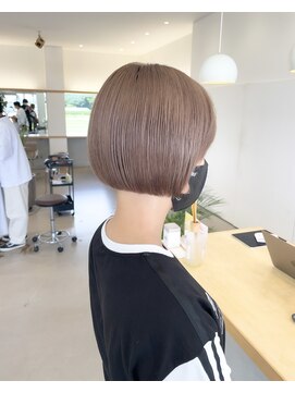 ユートゥイーズ つくば(U too e's) ミニボブ　ミルクティベージュ　Genta