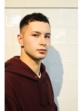 ウェルネス(Wellness) ハイライト/マッシュパーマ/ウルフ/アッシュブラック