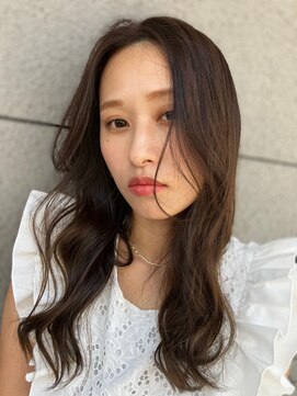 エモーション emotion hair 大人可愛い　ロング　スモーキーベージュ