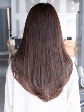 エインアンリー 明治神宮前(AIN.ANLY.) ☆フェミニンロング大人かわいいぱっつん前髪レイヤーカット小顔