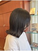 グレージュ×切りっぱなしボブ