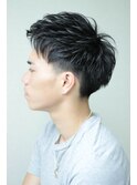 短髪刈り上げアップバング黒髪ショートツーブロック白髪ぼかし