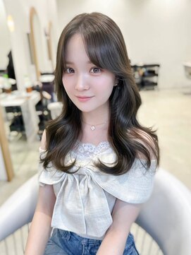 ノエシキカ(noe sikika) ミディアムヘア/暗めカラー/グランマッシュ/栄e24