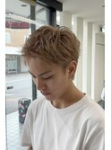 刈り上げなしショート×ミルクティーベージュ