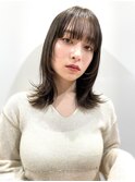 オリーブベージュ/くびれヘア/ミディアム/レイヤー/20代30代40代