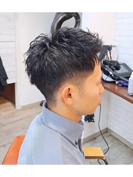 ヘアーサロン カヴィエ(hair salon covie) アップバングスタイル メンズショート
