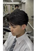 センターパートフェザーショート